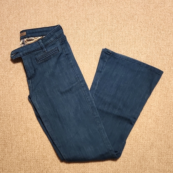 "Vintage" Guess Flare Jeans - Picture 1 of 3